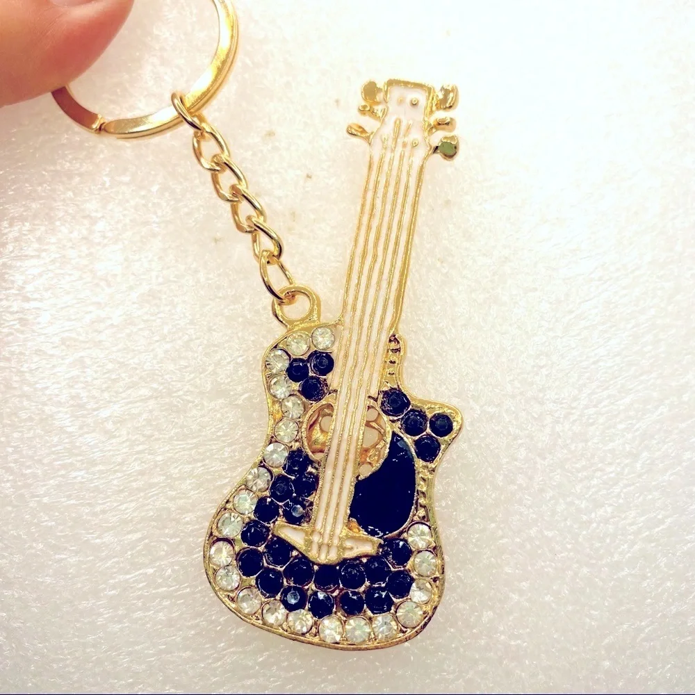 NWT Purse charm key holder Guitar Crystal in black and white